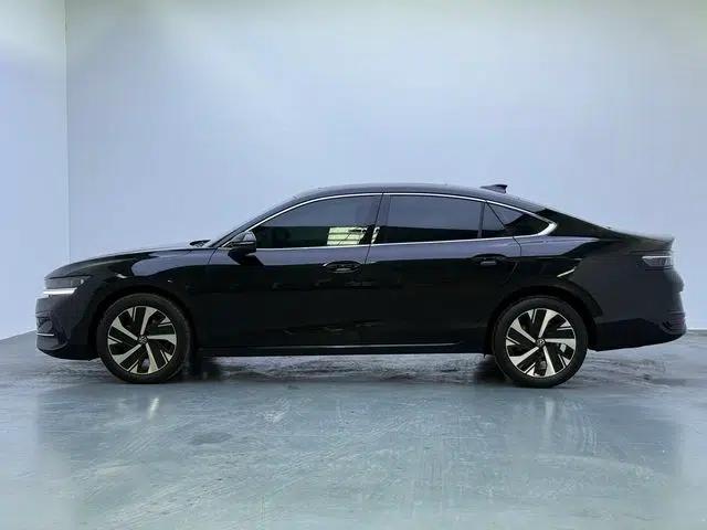 Volkswagen Magotan 2024 300TSI DSG Prestige Edition—A Real Eye-Catcher — миниатюра 5