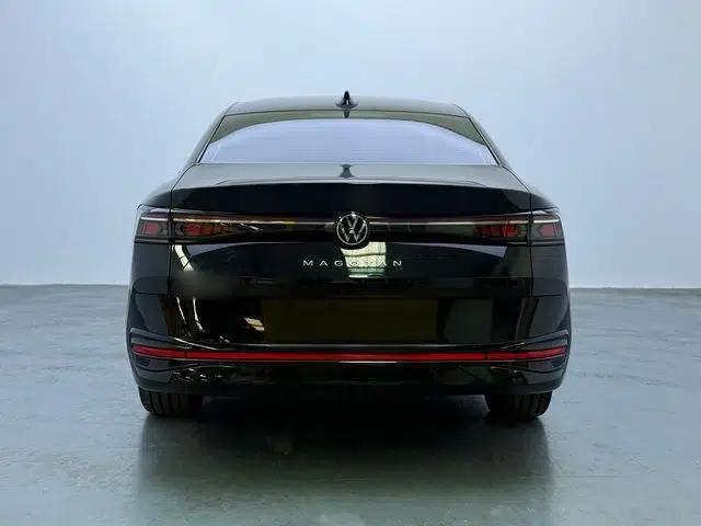 Volkswagen Magotan 2024 300TSI DSG Prestige Edition—A Real Eye-Catcher — миниатюра 7