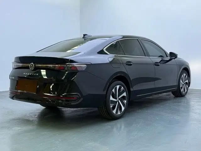 Volkswagen Magotan 2024 300TSI DSG Prestige Edition—A Real Eye-Catcher — миниатюра 8