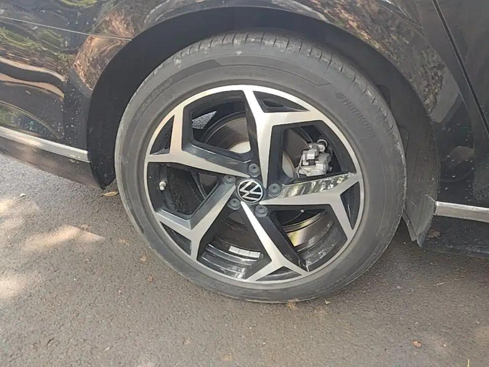 Volkswagen Magotan 2023 2 Million Units Commemorative Edition 330TSI DSG Luxury Version — миниатюра 11