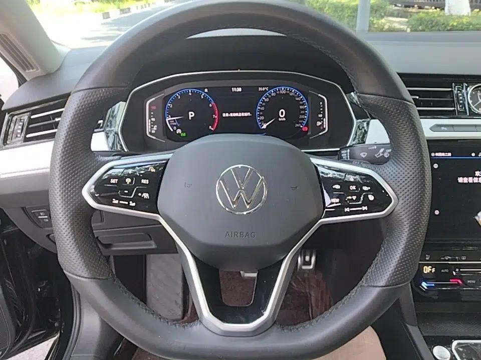 Volkswagen Magotan 2023 2 Million Units Commemorative Edition 330TSI DSG Luxury Version — миниатюра 13