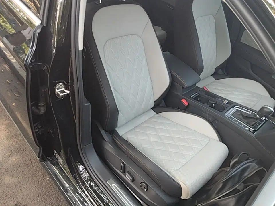 Volkswagen Magotan 2023 2 Million Units Commemorative Edition 330TSI DSG Luxury Version — миниатюра 19