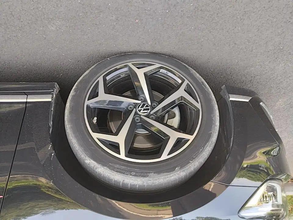 Volkswagen Magotan 2023 2 Million Units Commemorative Edition 330TSI DSG Luxury Version — миниатюра 10
