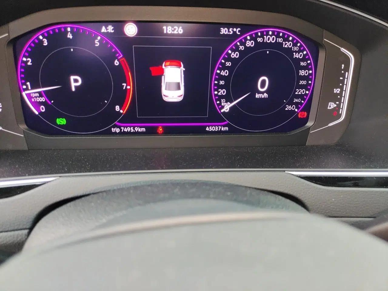 Volkswagen Magotan 2023 2 Million Units Commemorative Edition 330TSI DSG Luxury Version — миниатюра 12