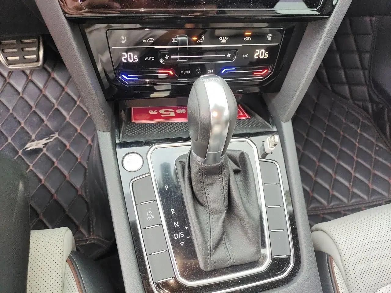 Volkswagen Magotan 2023 2 Million Units Commemorative Edition 330TSI DSG Luxury Version — миниатюра 14