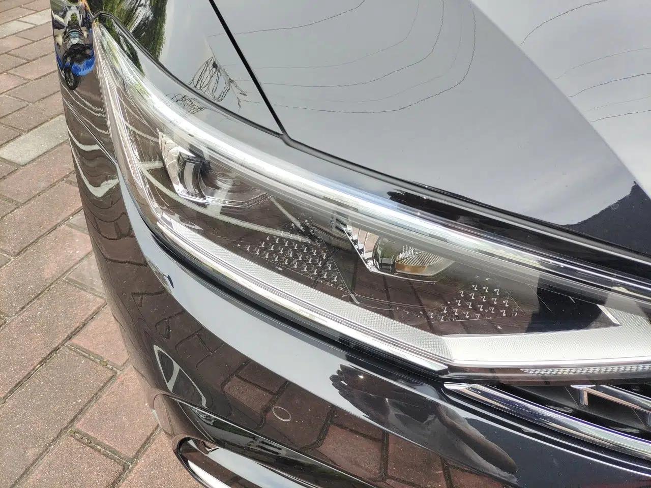Volkswagen Magotan 2023 2 Million Units Commemorative Edition 330TSI DSG Luxury Version — миниатюра 7