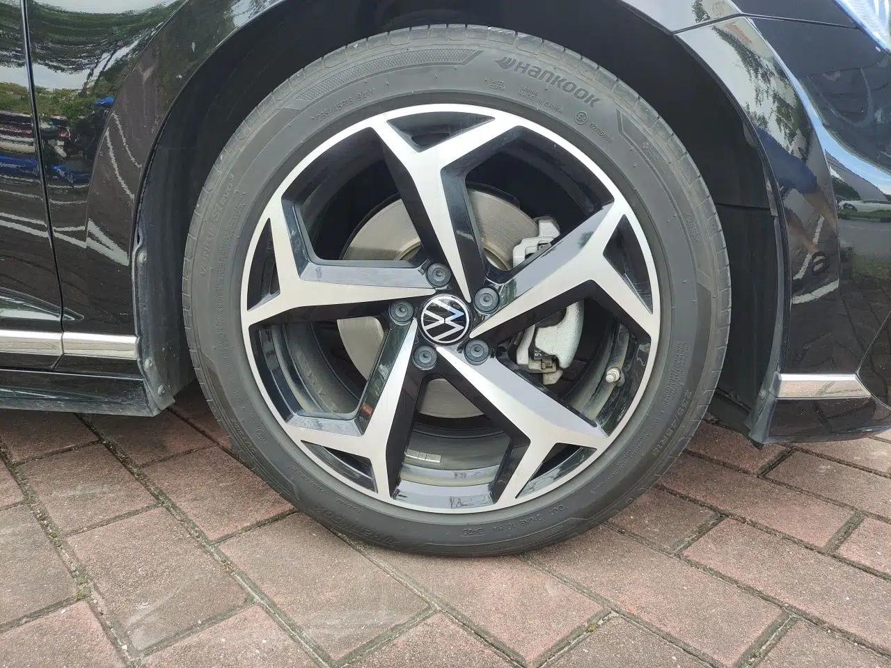 Volkswagen Magotan 2023 2 Million Units Commemorative Edition 330TSI DSG Luxury Version — миниатюра 8