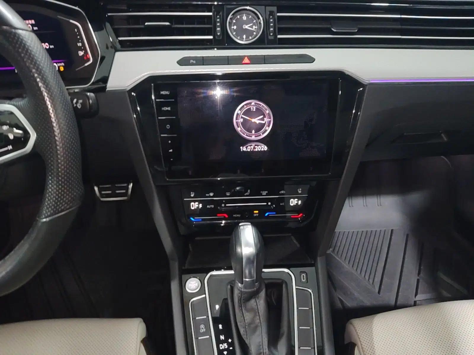 Volkswagen Magotan 2023 2 Million Units Commemorative Edition 330TSI DSG Luxury Version — миниатюра 15