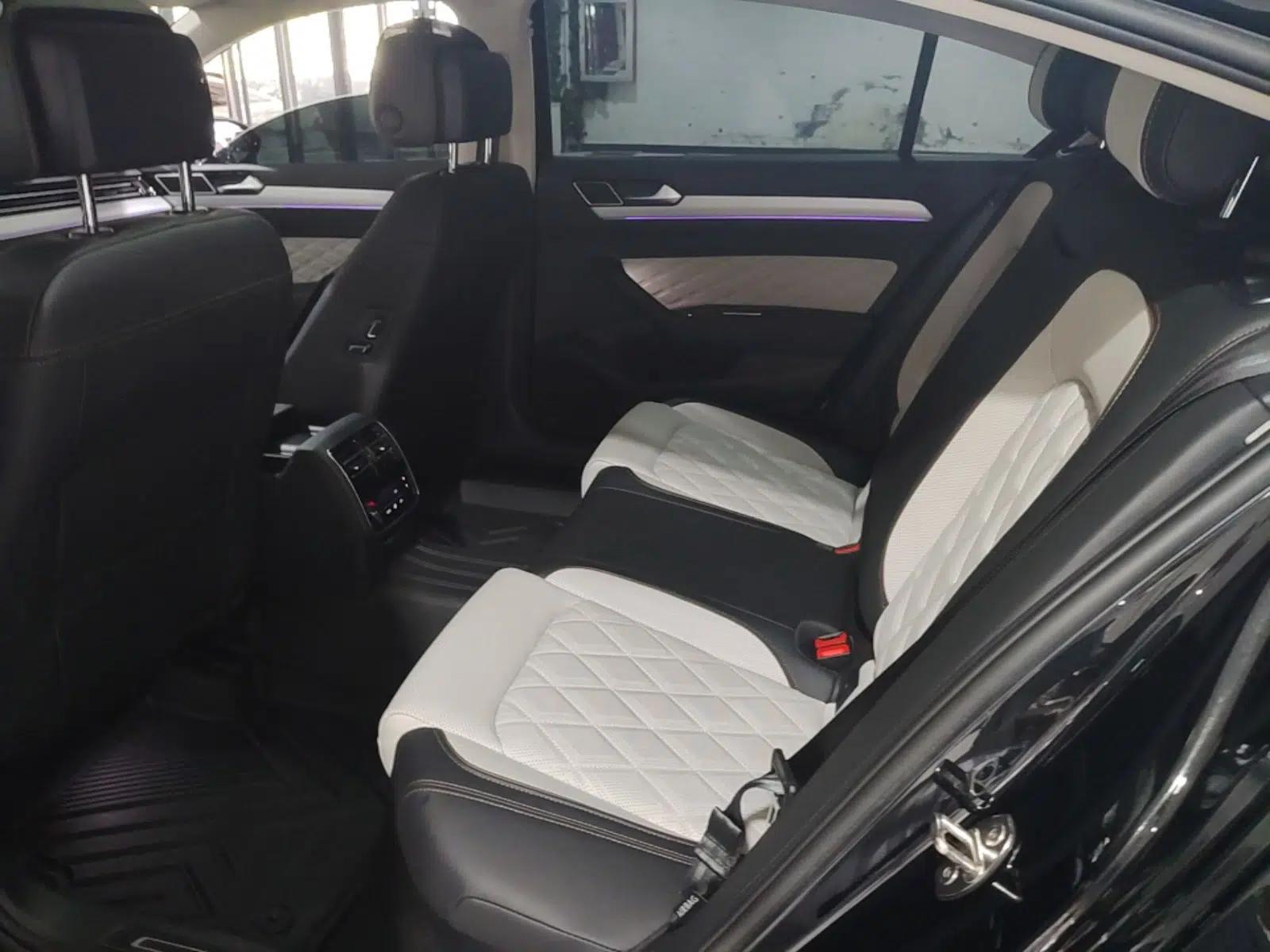 Volkswagen Magotan 2023 2 Million Units Commemorative Edition 330TSI DSG Luxury Version — миниатюра 20