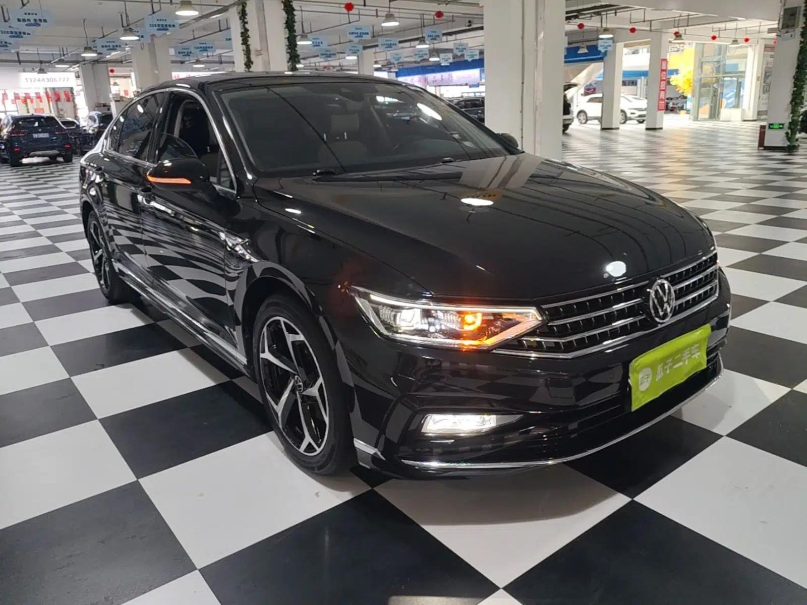 Volkswagen Magotan 2023 2 Million Units Commemorative Edition 330TSI DSG Luxury Version — миниатюра 3