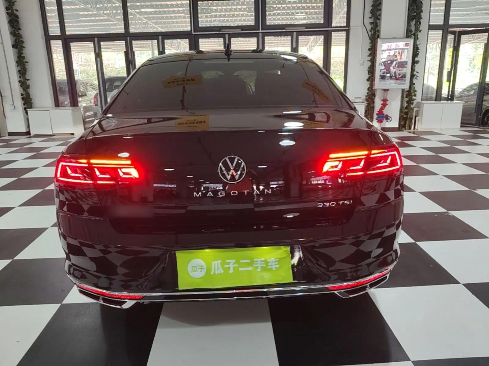 Volkswagen Magotan 2023 2 Million Units Commemorative Edition 330TSI DSG Luxury Version — миниатюра 5
