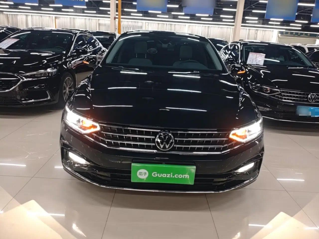 Volkswagen Magotan 2025 Zhongxiang Version 330TSI DSG Luxury Edition — миниатюра 2