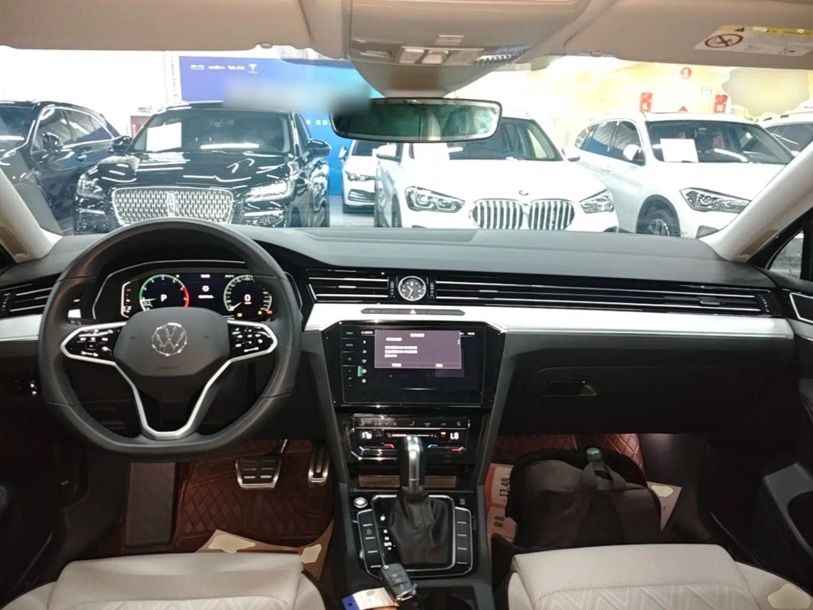 Volkswagen Magotan 2025 Zhongxiang Version 330TSI DSG Luxury Edition — миниатюра 12