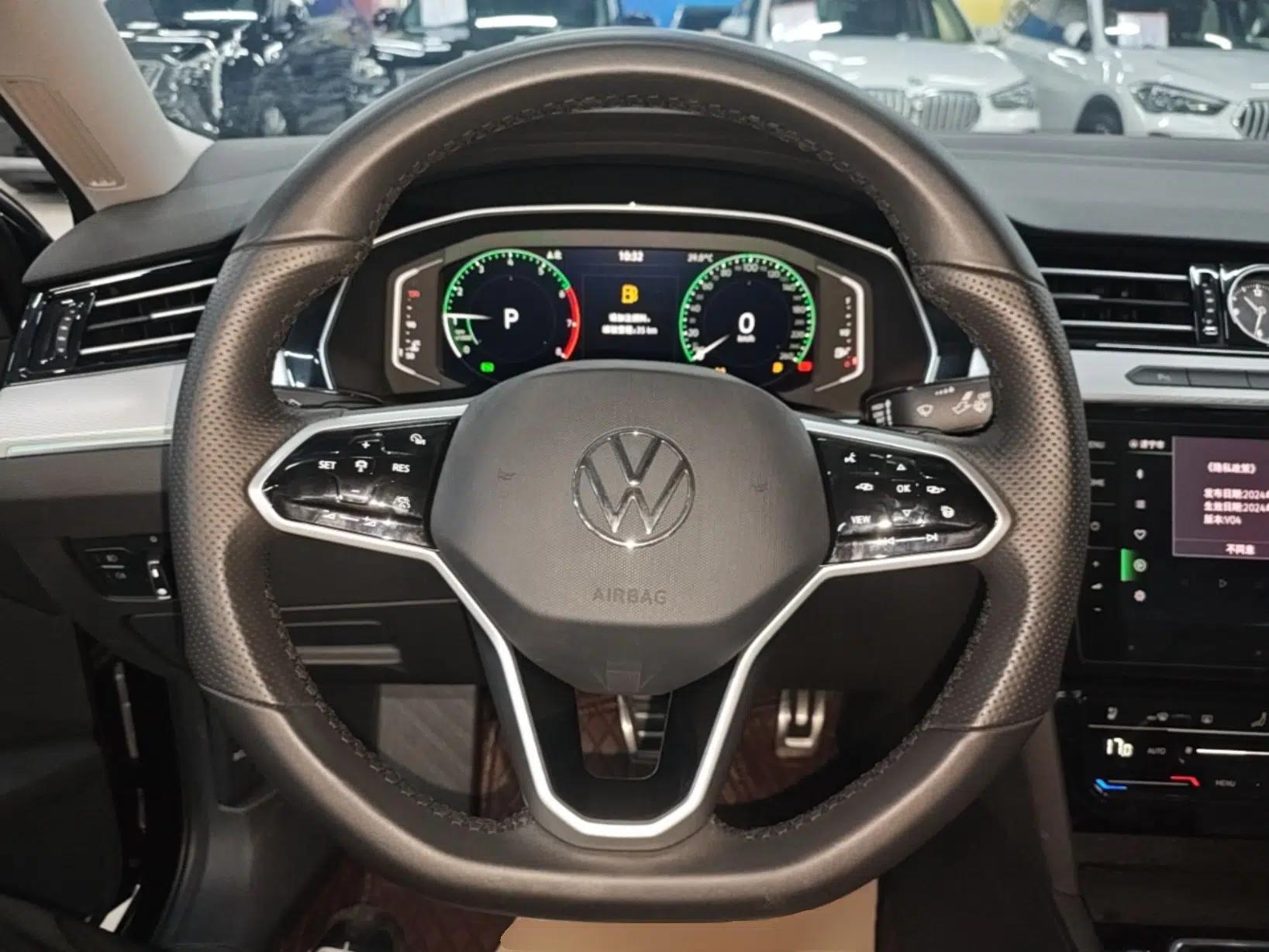 Volkswagen Magotan 2025 Zhongxiang Version 330TSI DSG Luxury Edition — миниатюра 13