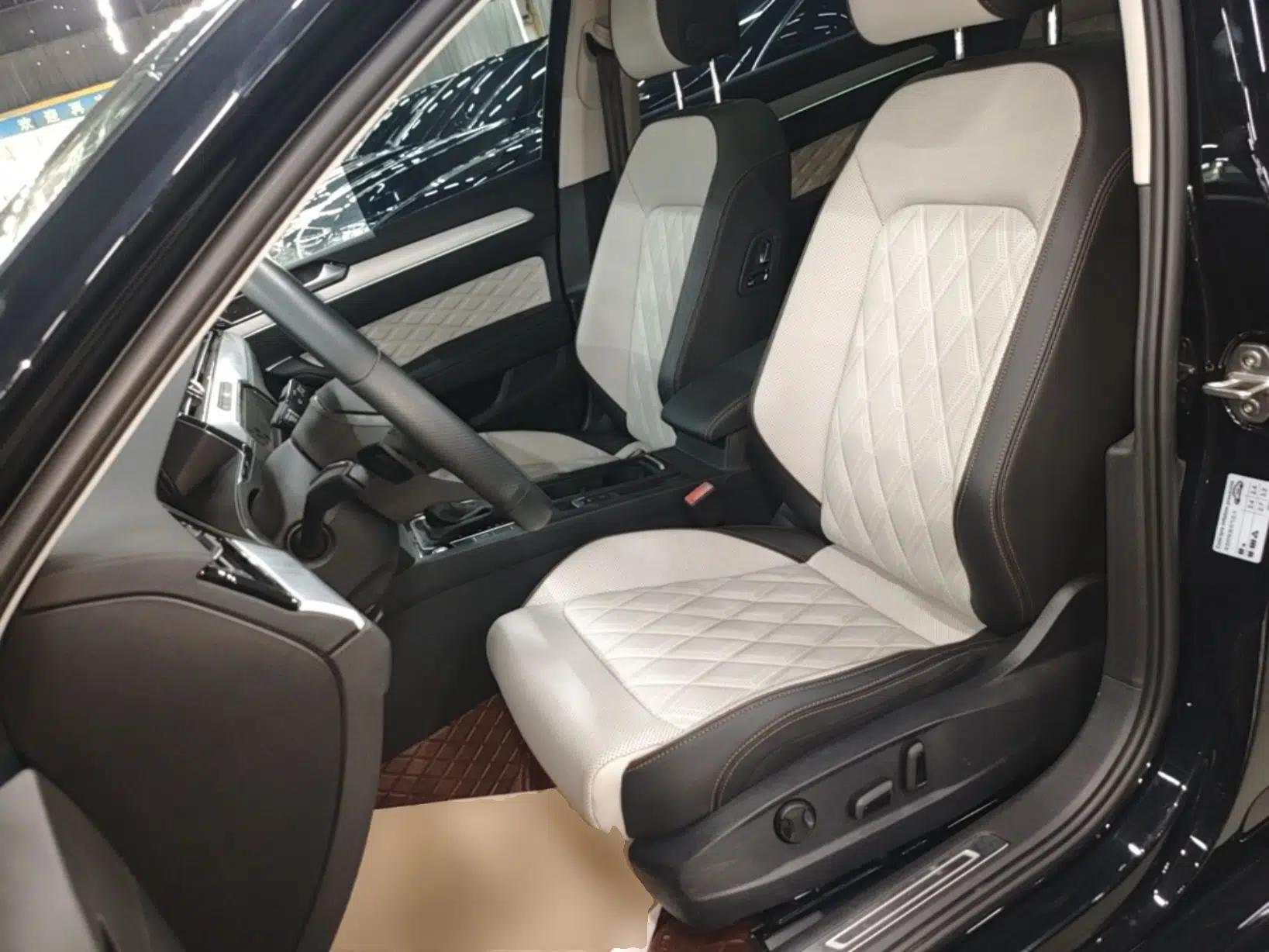 Volkswagen Magotan 2025 Zhongxiang Version 330TSI DSG Luxury Edition — миниатюра 17