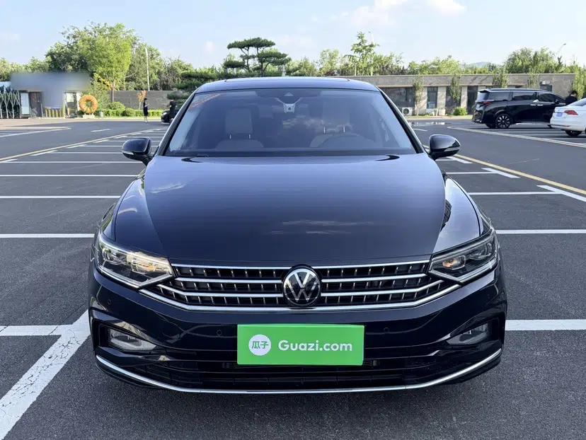 Volkswagen Magotan 2023 2 Million Units Commemorative Edition 330TSI DSG Luxury Version — миниатюра 13