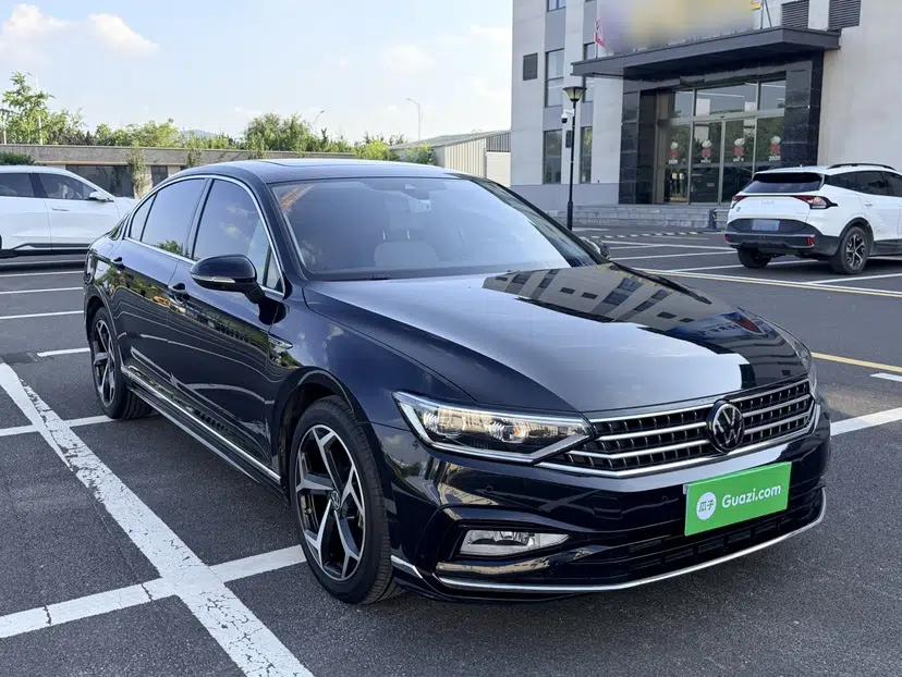 Volkswagen Magotan 2023 2 Million Units Commemorative Edition 330TSI DSG Luxury Version — миниатюра 14
