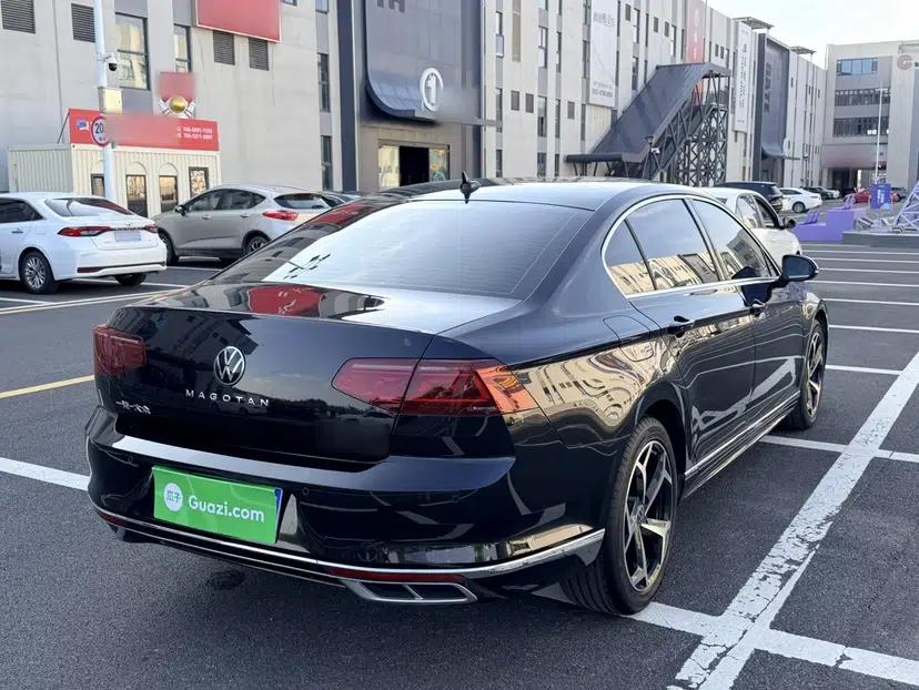 Volkswagen Magotan 2023 2 Million Units Commemorative Edition 330TSI DSG Luxury Version — миниатюра 16