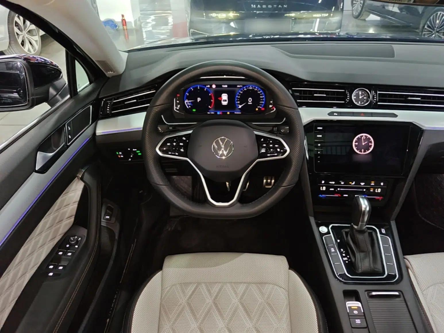 Volkswagen Magotan 2023 2 Million Units Commemorative Edition 330TSI DSG Luxury Version — миниатюра 19