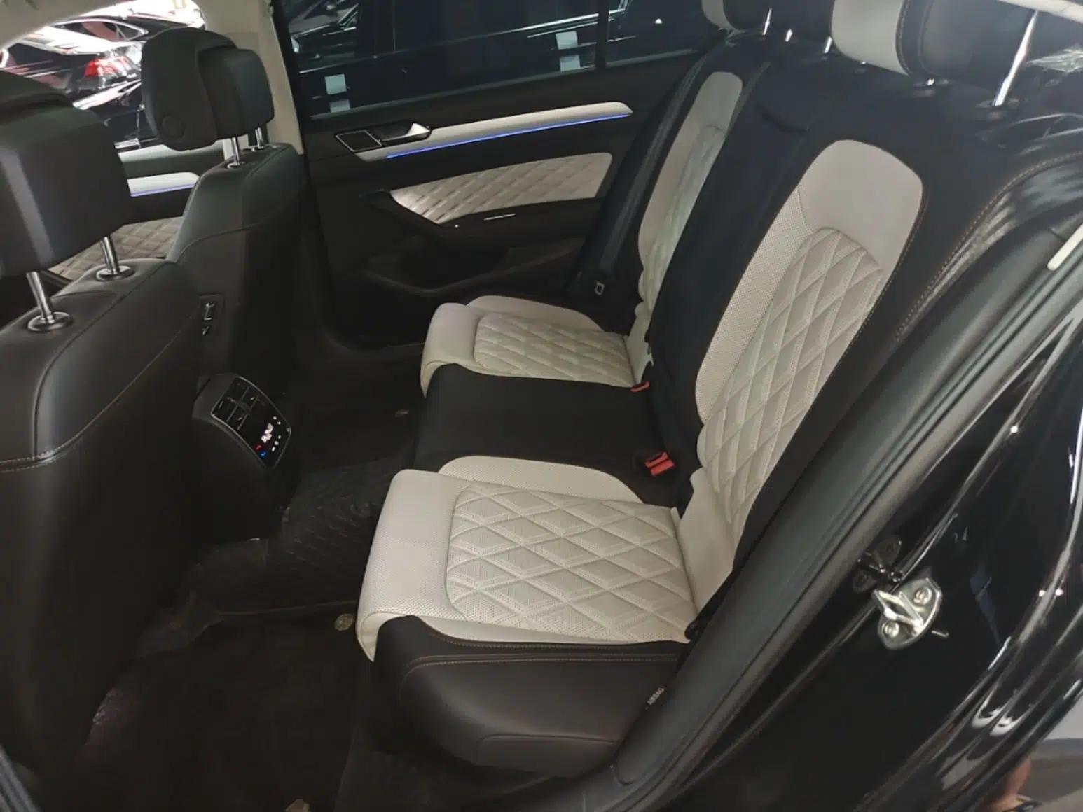 Volkswagen Magotan 2023 2 Million Units Commemorative Edition 330TSI DSG Luxury Version — миниатюра 26