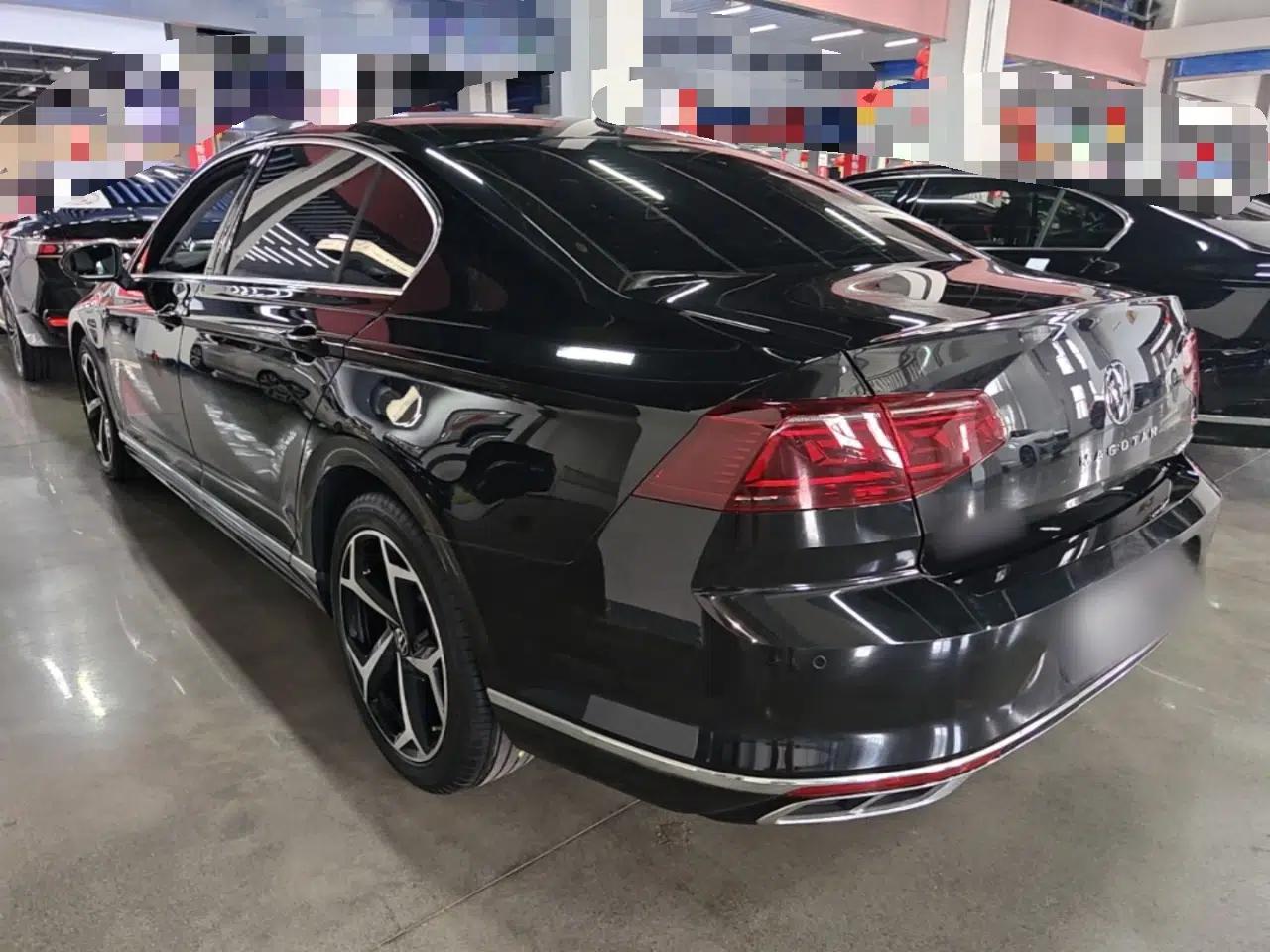 Volkswagen Magotan 2023 2 Million Units Commemorative Edition 330TSI DSG Luxury Version — миниатюра 4