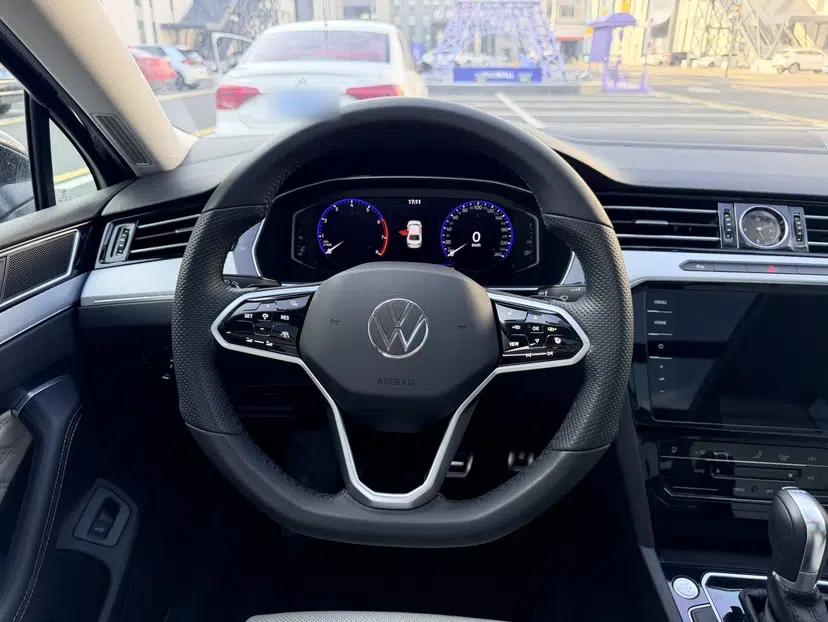Volkswagen Magotan 2023 2 Million Units Commemorative Edition 330TSI DSG Luxury Version — миниатюра 31