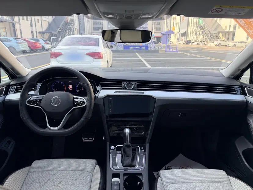 Volkswagen Magotan 2023 2 Million Units Commemorative Edition 330TSI DSG Luxury Version — миниатюра 32