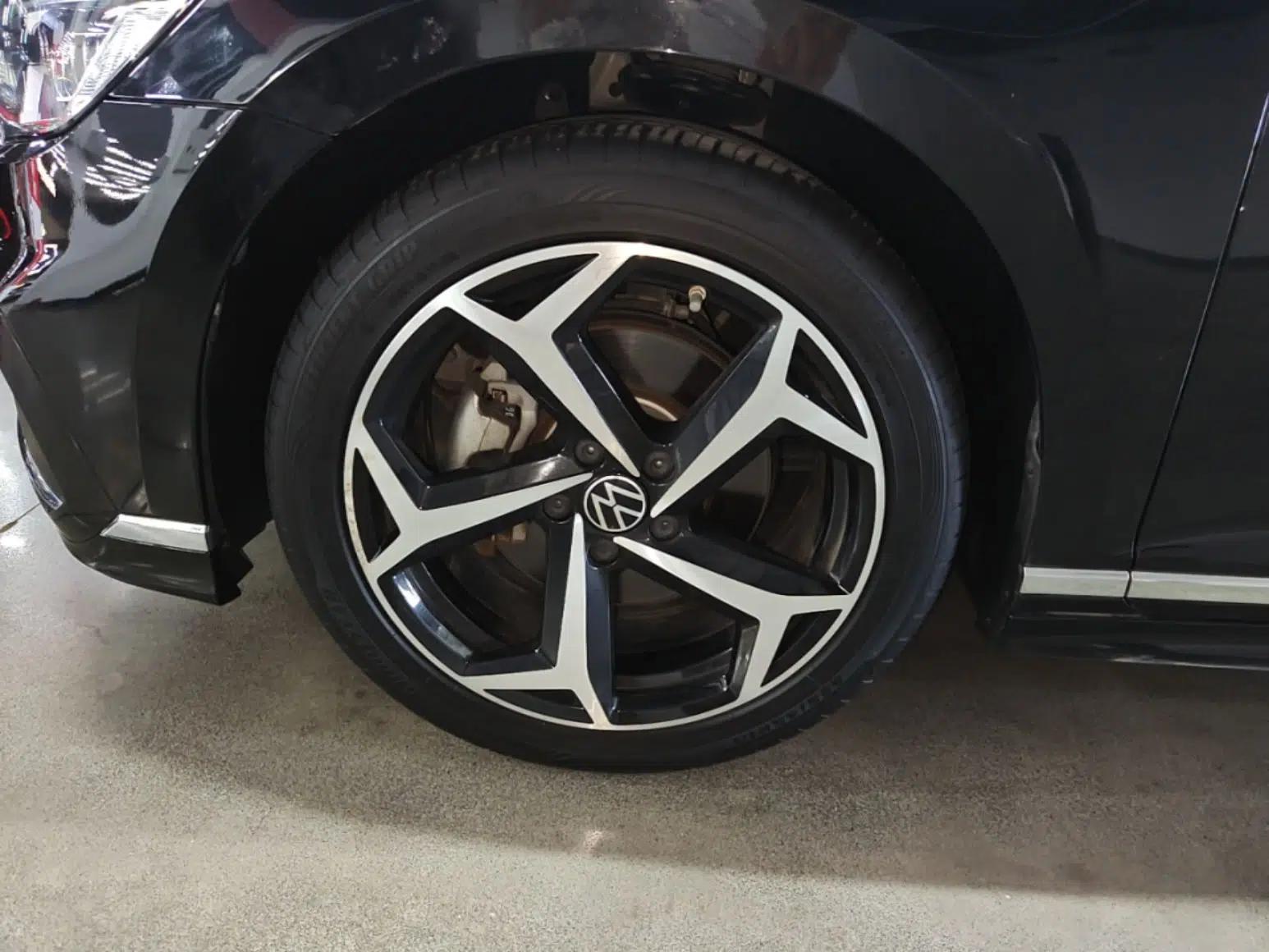 Volkswagen Magotan 2023 2 Million Units Commemorative Edition 330TSI DSG Luxury Version — миниатюра 10