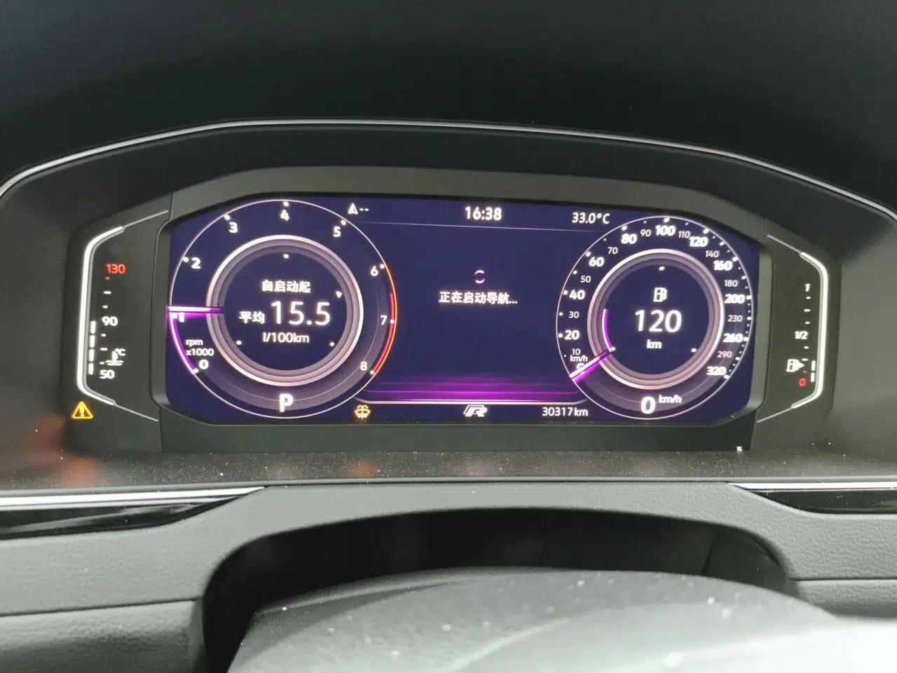 Volkswagen Magotan 2023 2 Million Units Commemorative Edition 330TSI DSG Luxury Version — миниатюра 12