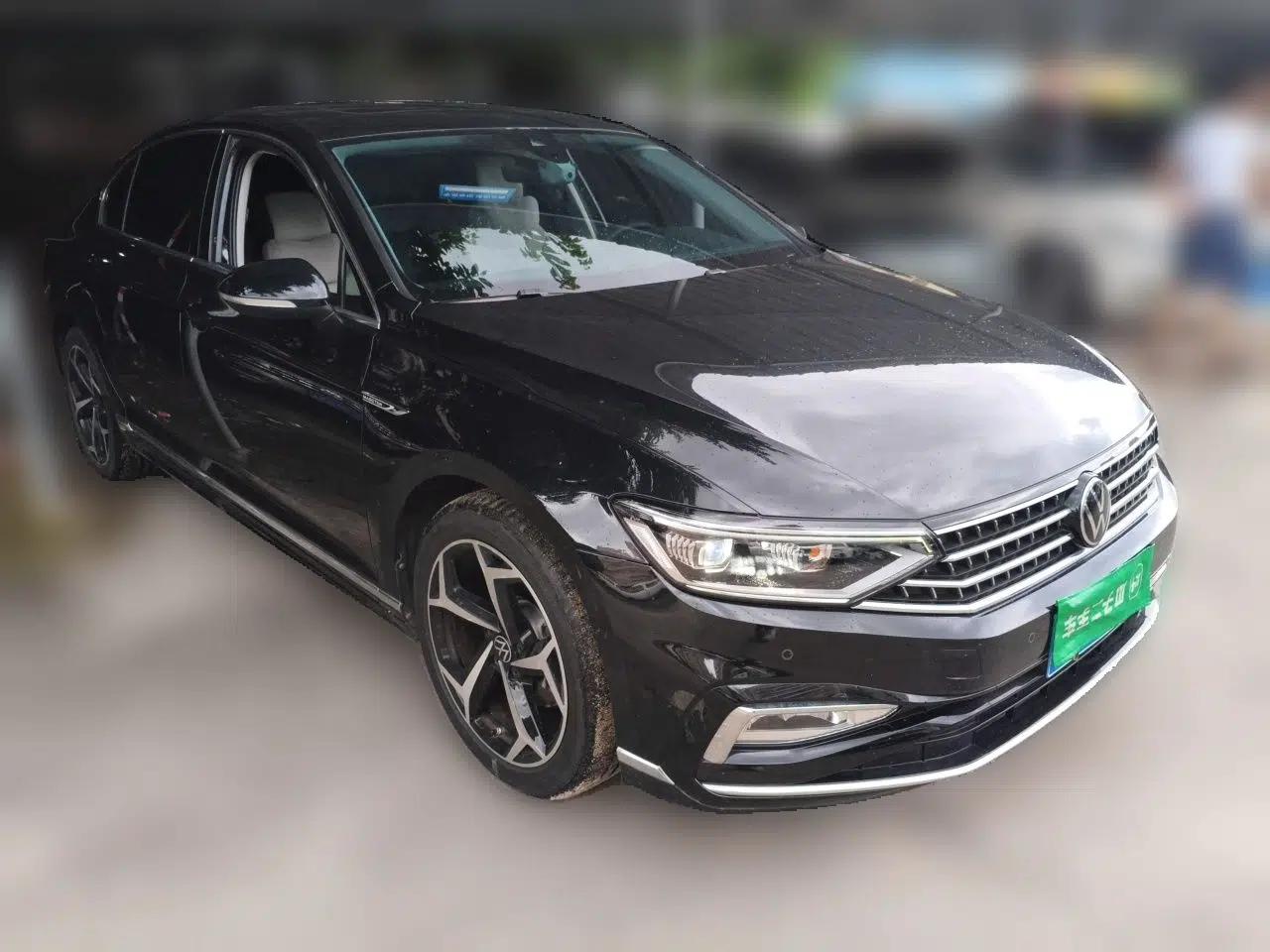 Volkswagen Magotan 2023 2 Million Units Commemorative Edition 330TSI DSG Luxury Version — миниатюра 3