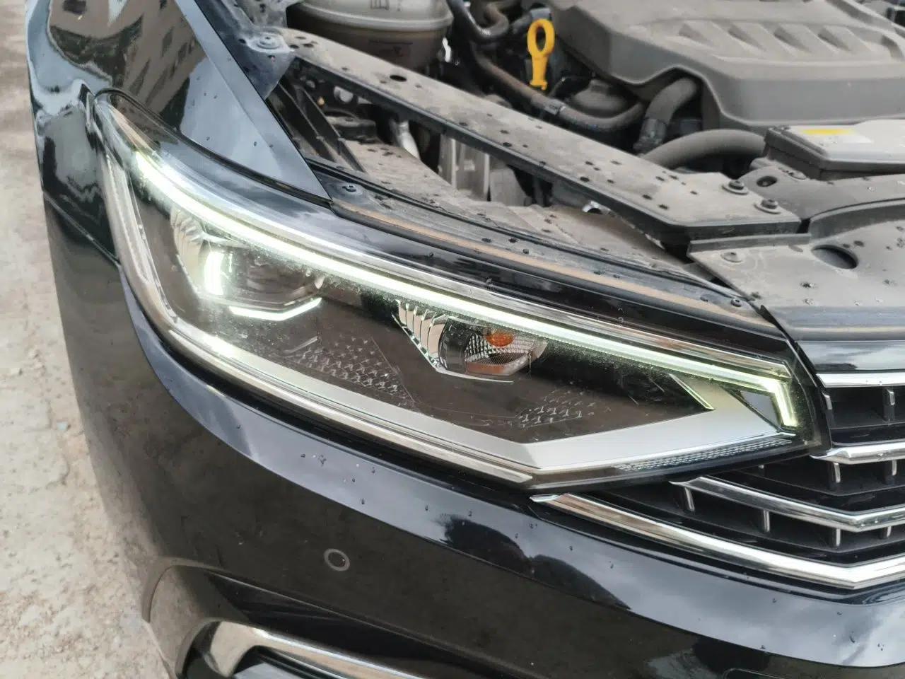 Volkswagen Magotan 2023 2 Million Units Commemorative Edition 330TSI DSG Luxury Version — миниатюра 7