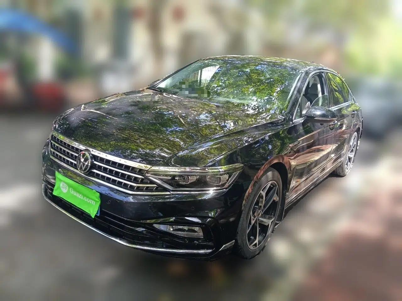Volkswagen Magotan 2023 2 Million Units Commemorative Edition 330TSI DSG Luxury Version — миниатюра 1