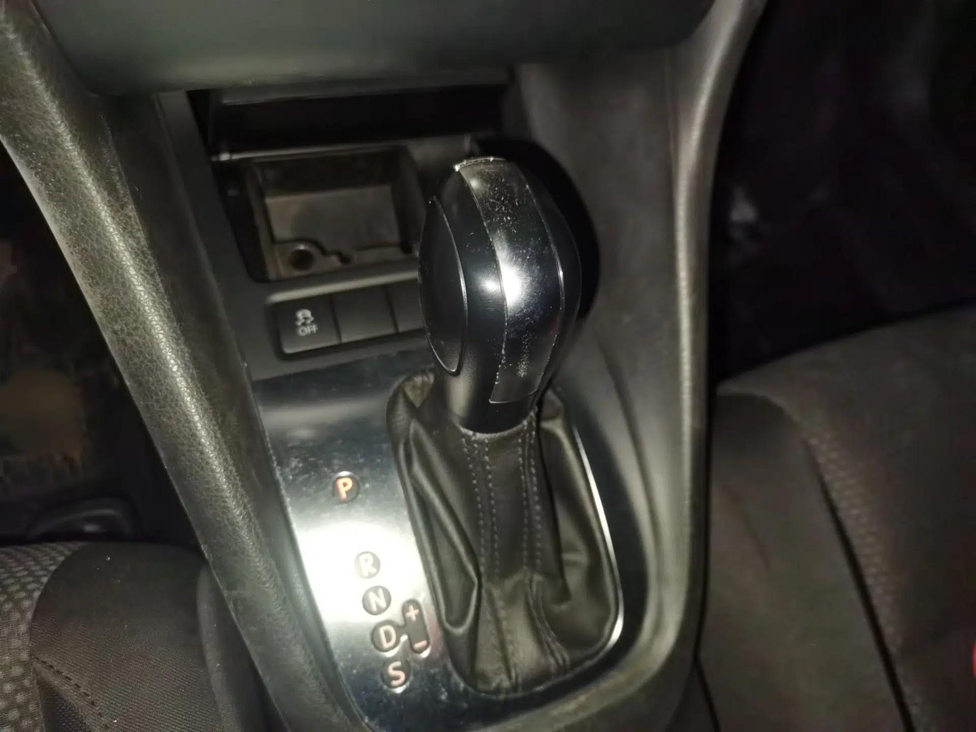 Volkswagen Golf 2014 1.6L Automatic Comfort Model — миниатюра 12