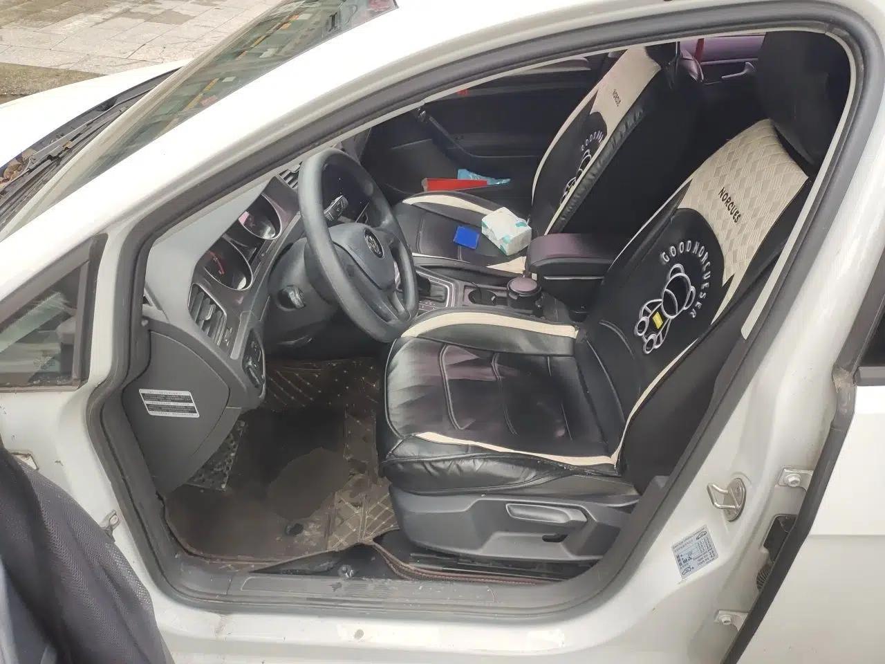 Volkswagen Golf 2016 1.6L Automatic Fashion Model — миниатюра 15