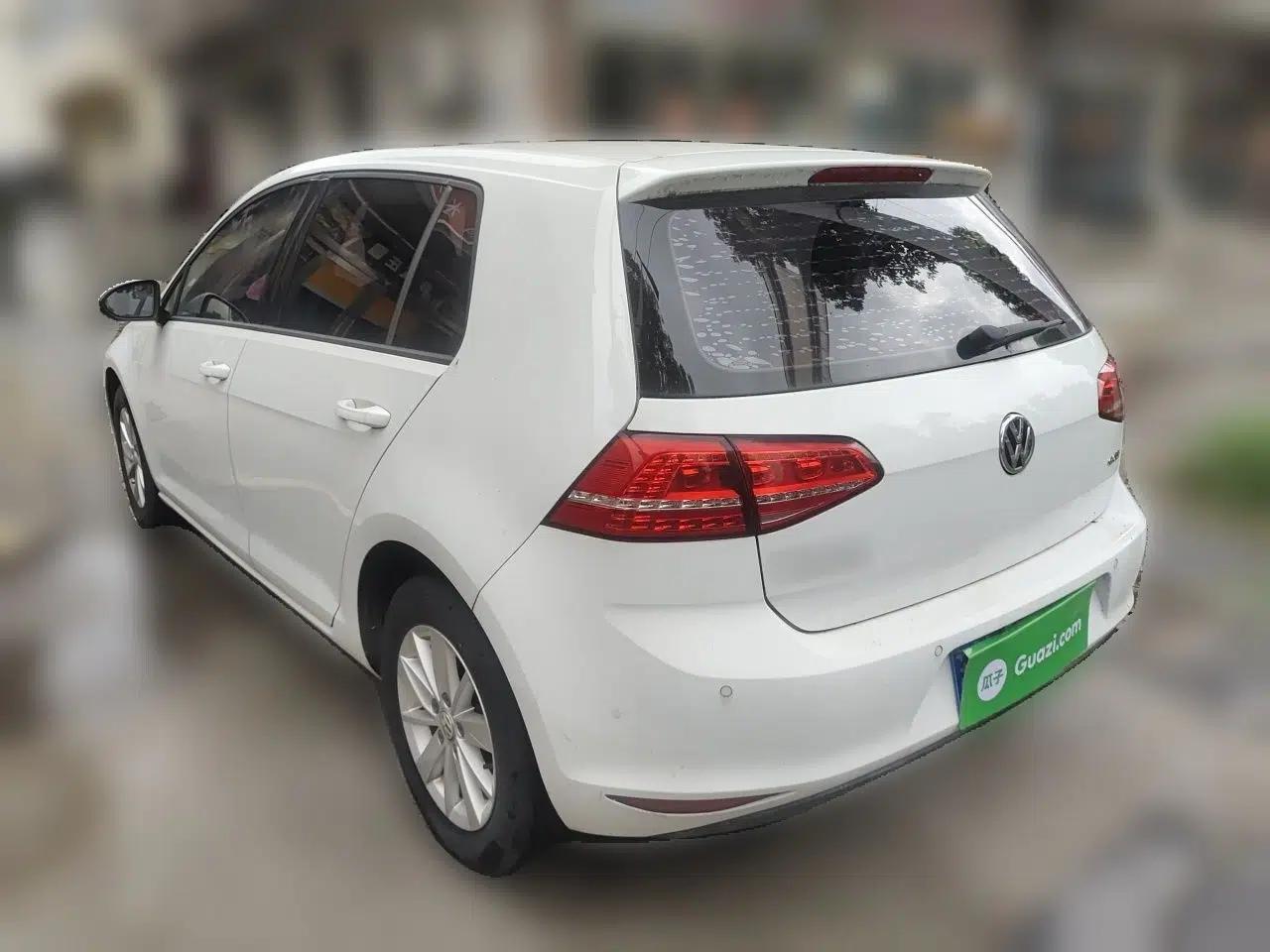 Volkswagen Golf 2016 1.6L Automatic Fashion Model — миниатюра 4