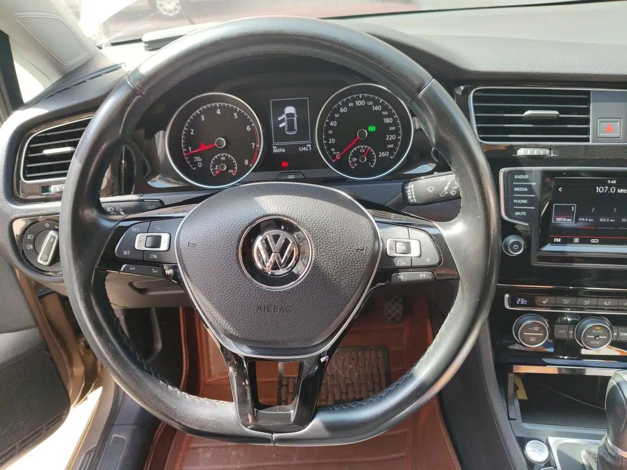 Volkswagen Golf 2015 1.4TSI Automatic Flagship Model — миниатюра 10