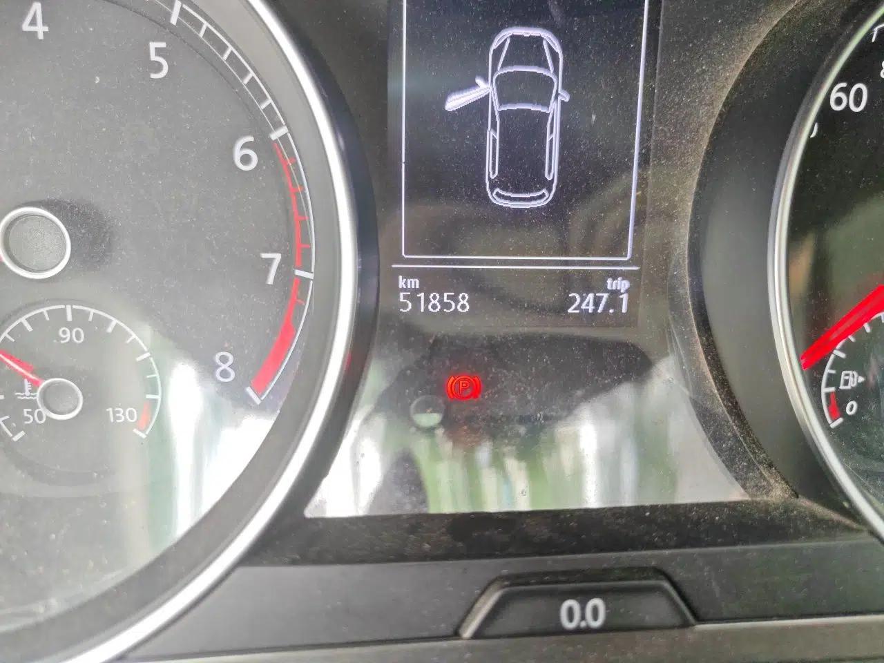 Volkswagen Golf 2016 1.6L Automatic Comfort Model — миниатюра 12