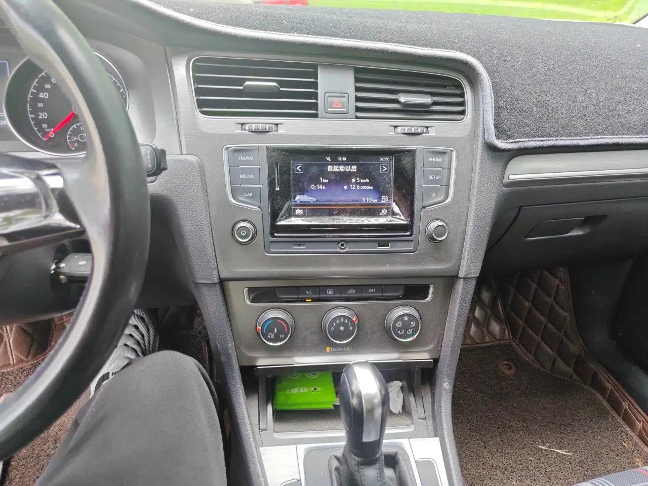 Volkswagen Golf 2016 1.6L Automatic Comfort Model — миниатюра 13