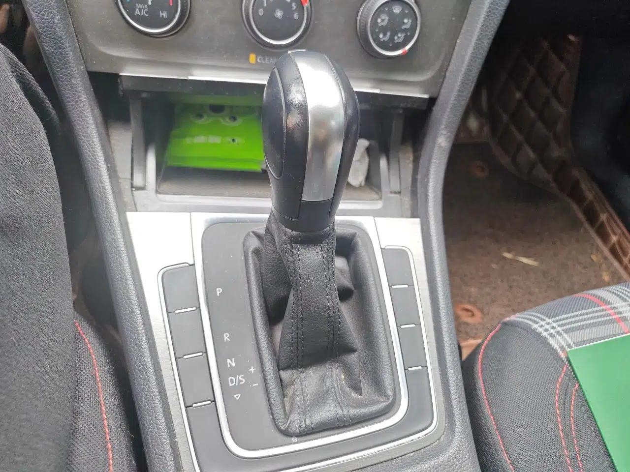 Volkswagen Golf 2016 1.6L Automatic Comfort Model — миниатюра 14
