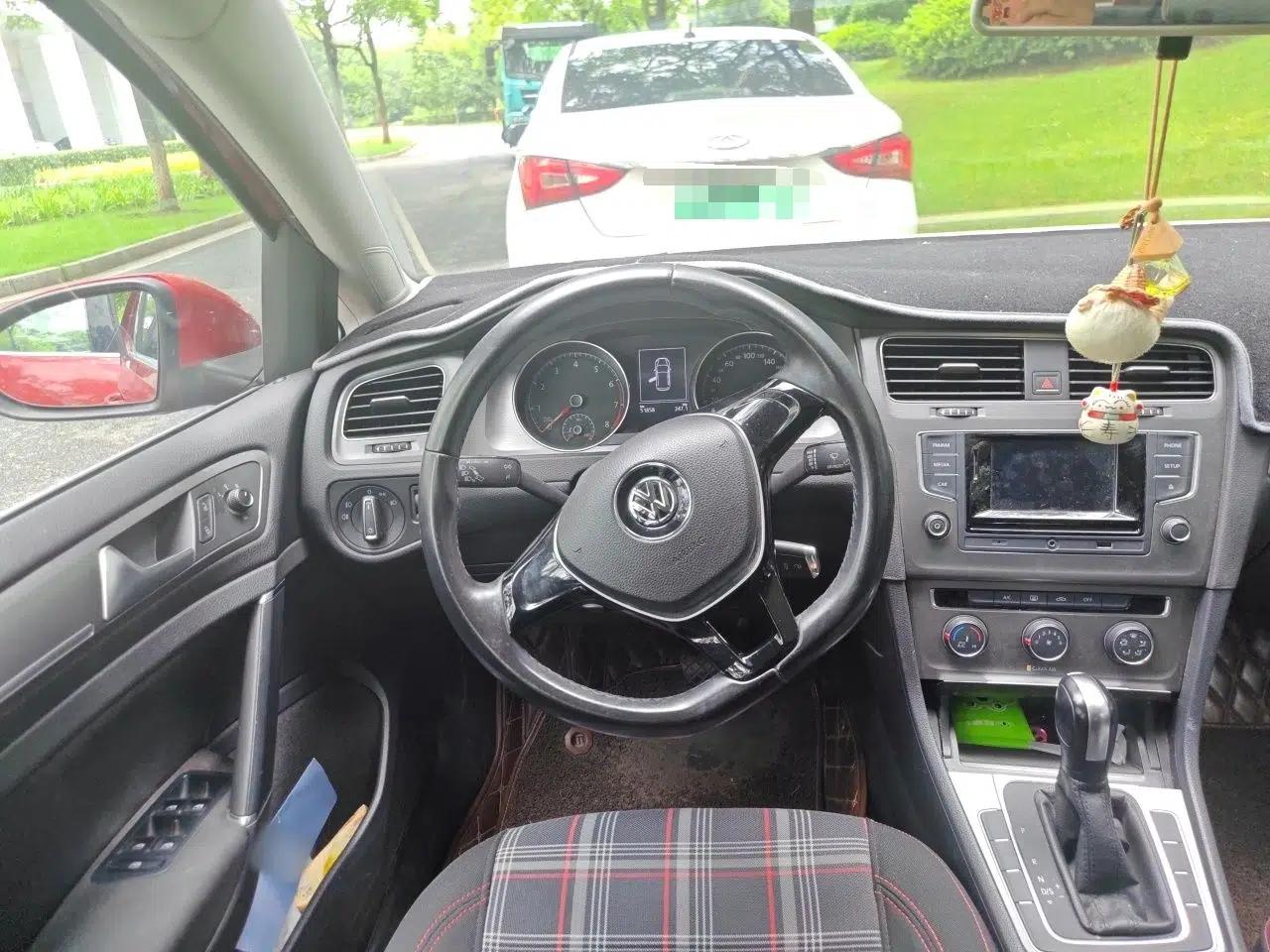 Volkswagen Golf 2016 1.6L Automatic Comfort Model — миниатюра 10