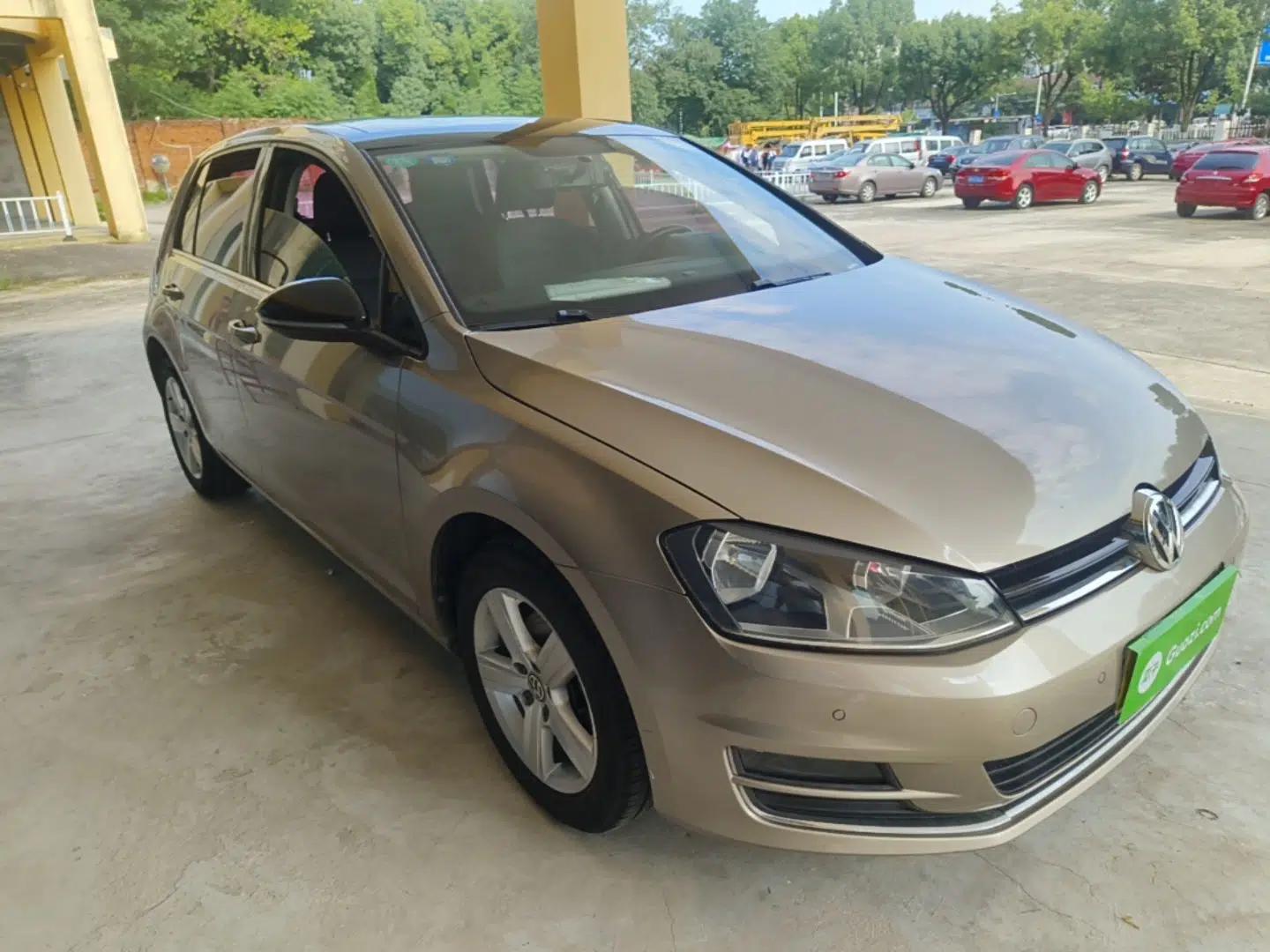 Volkswagen Golf 2017 230TSI Automatic Comfort Edition – Celebrating Milestone of One Million Units — миниатюра 3
