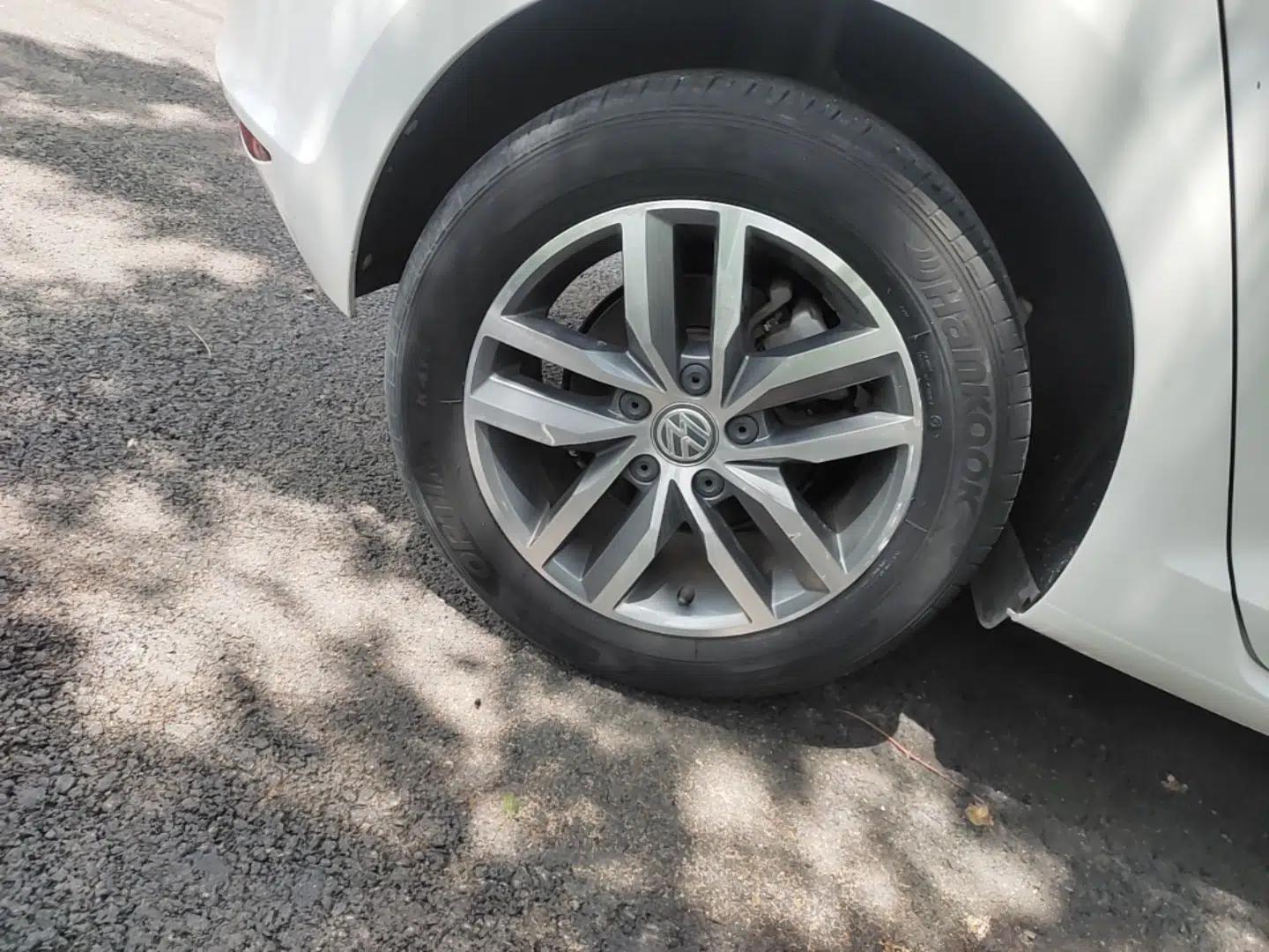 Volkswagen Golf 2016 230TSI Automatic Luxury Version — миниатюра 16