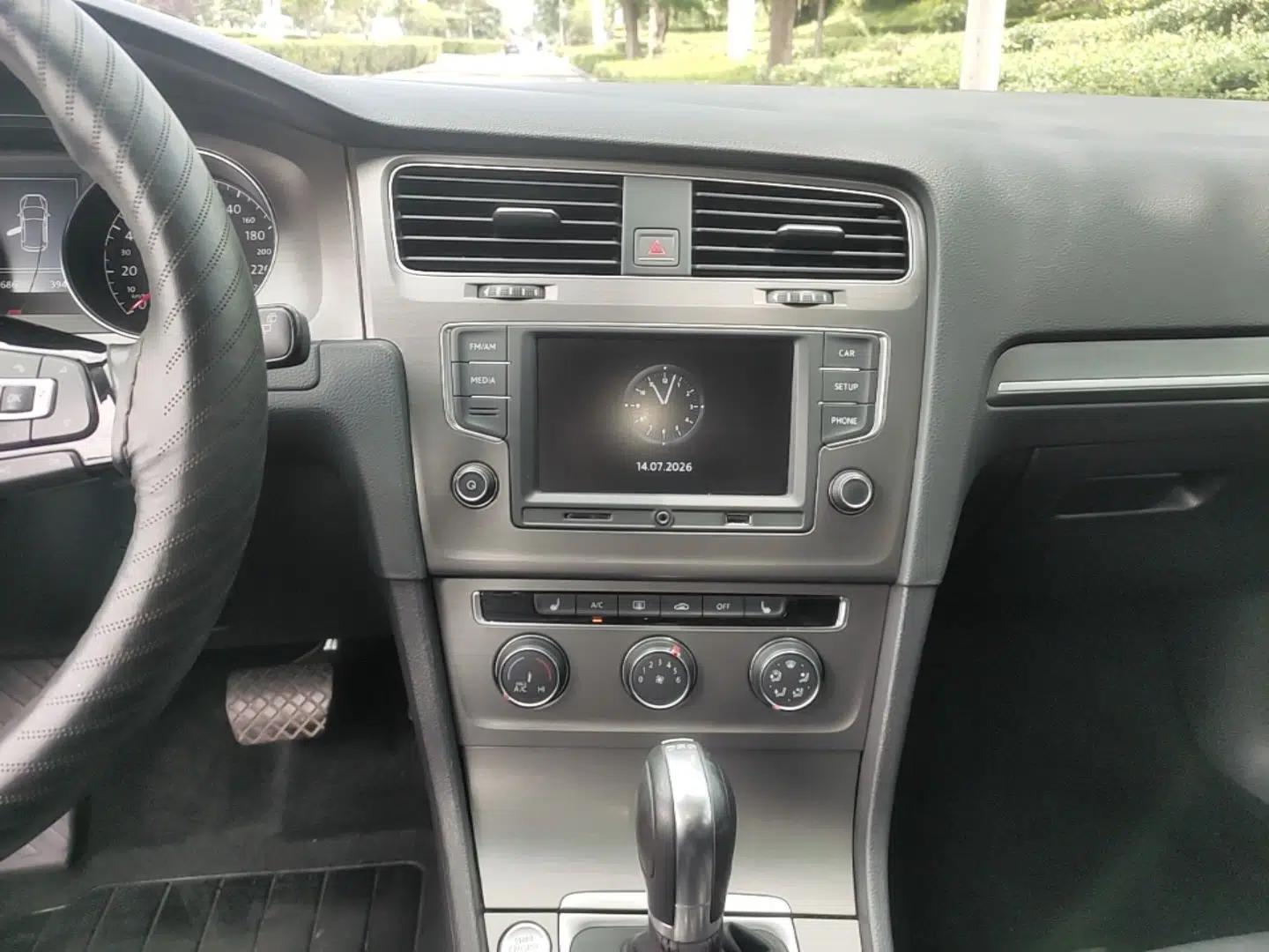 Volkswagen Golf 2016 230TSI Automatic Luxury Version — миниатюра 20
