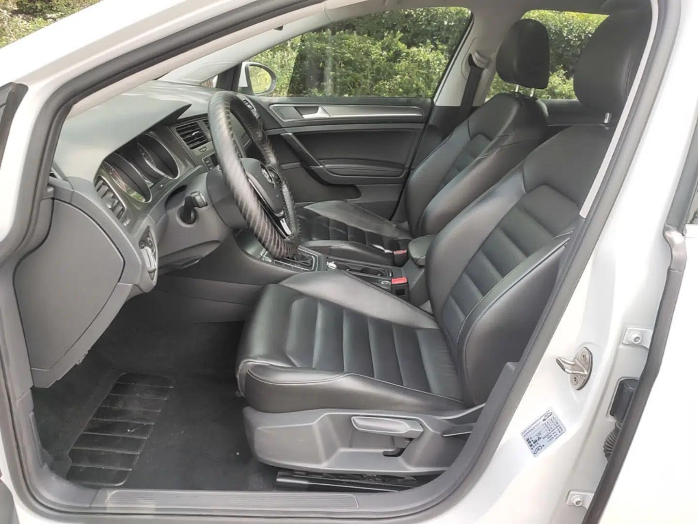Volkswagen Golf 2016 230TSI Automatic Luxury Version — миниатюра 22