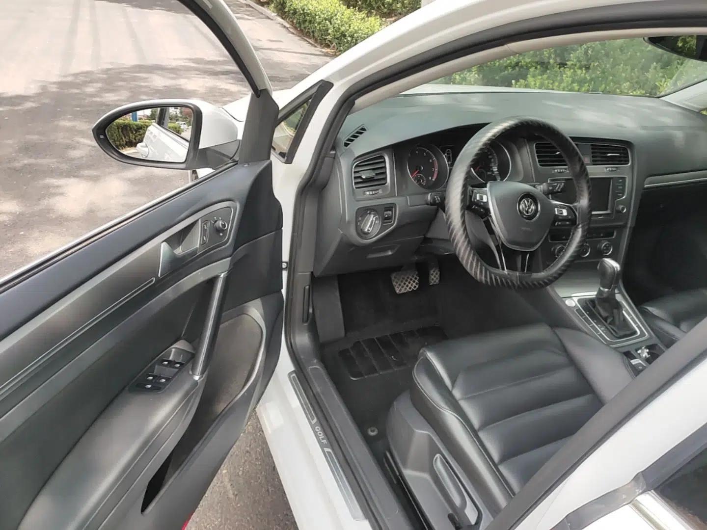 Volkswagen Golf 2016 230TSI Automatic Luxury Version — миниатюра 23