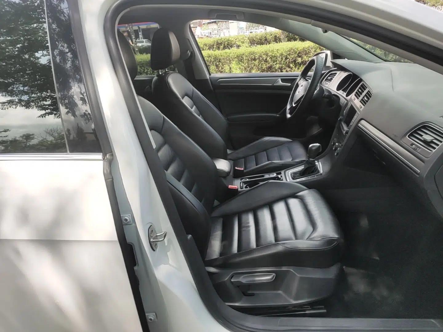 Volkswagen Golf 2016 230TSI Automatic Luxury Version — миниатюра 24