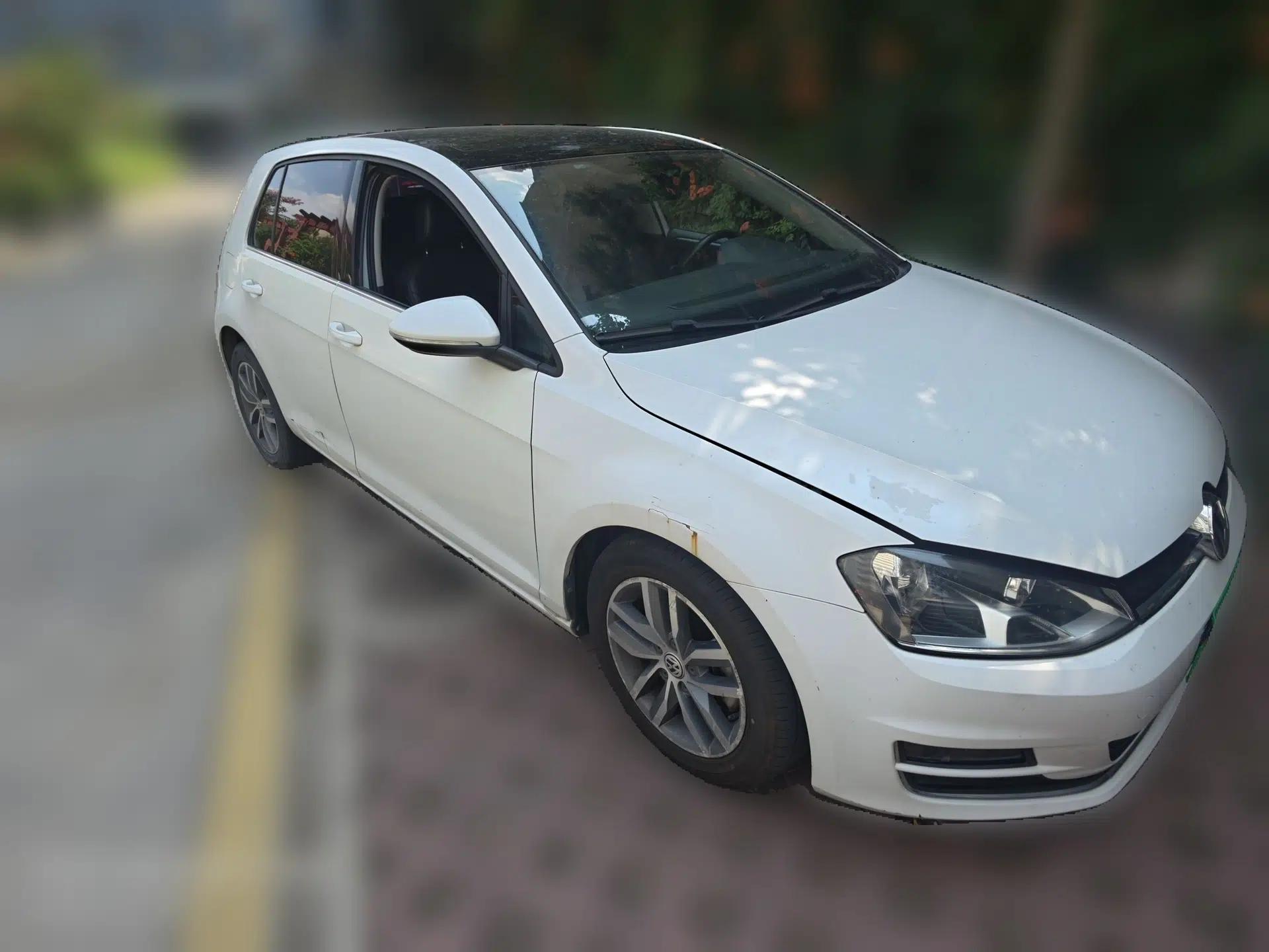 Volkswagen Golf 2015 1.4TSI Automatic Luxury Model — миниатюра 1