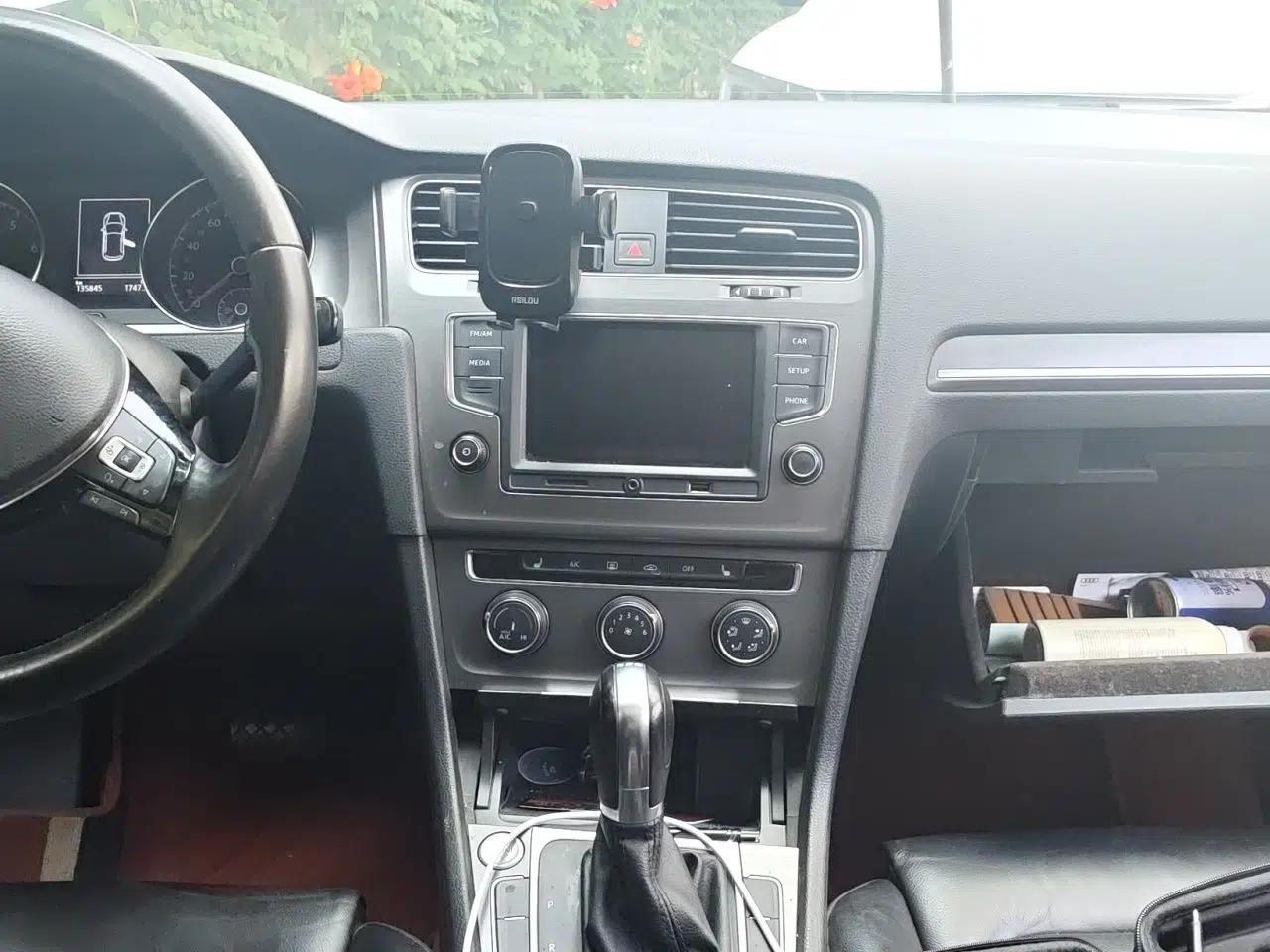Volkswagen Golf 2015 1.4TSI Automatic Luxury Model — миниатюра 13