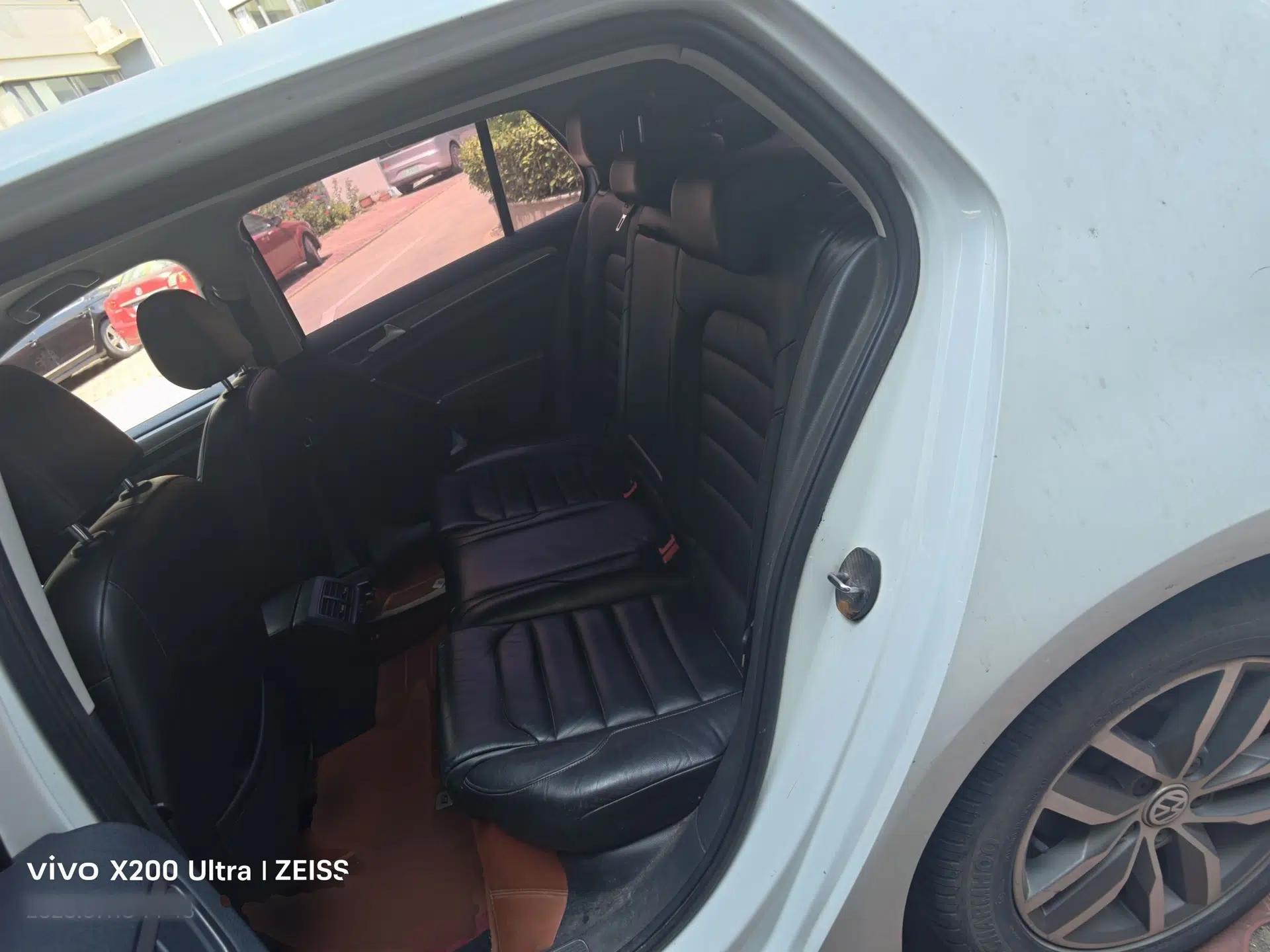Volkswagen Golf 2015 1.4TSI Automatic Luxury Model — миниатюра 17