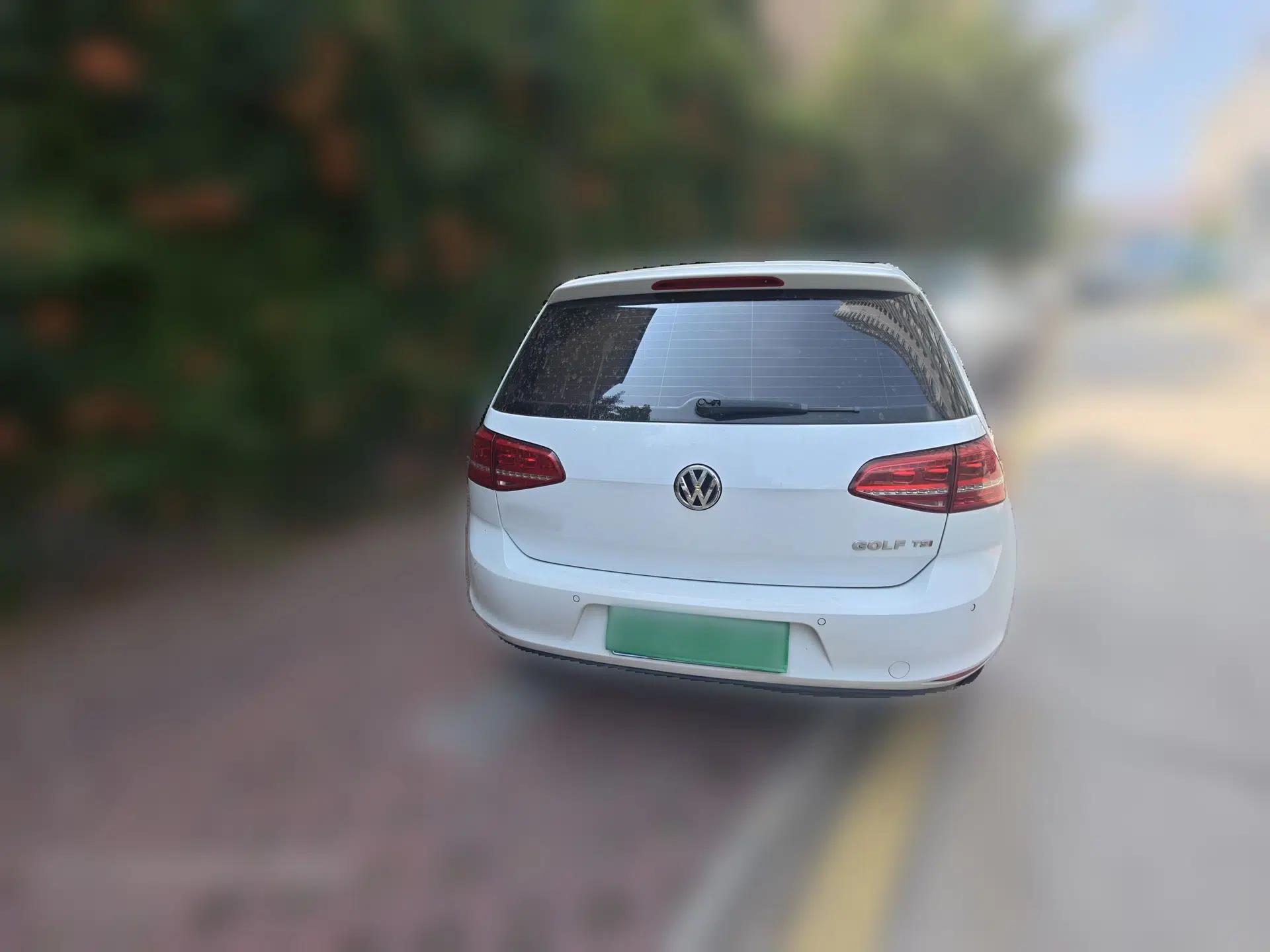 Volkswagen Golf 2015 1.4TSI Automatic Luxury Model — миниатюра 5